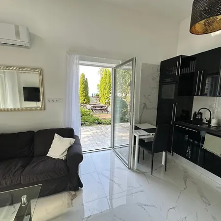 Black And White In Apartmán Siófok